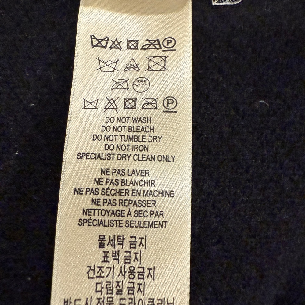 Burberry Black Wool Shawl with Fringe - Picture 7 of 10